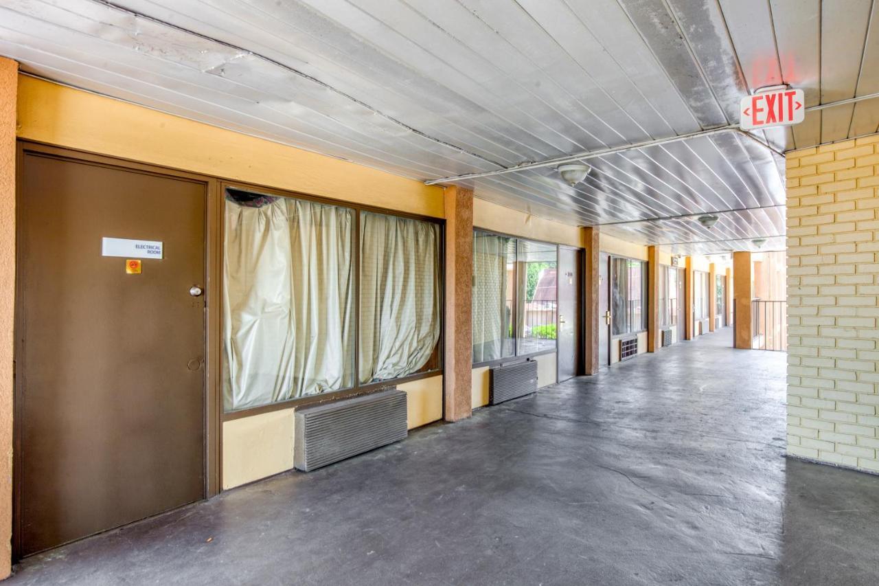 Oyo Hotel Decatur I-20 East & Wesley Club Dr Bagian luar foto