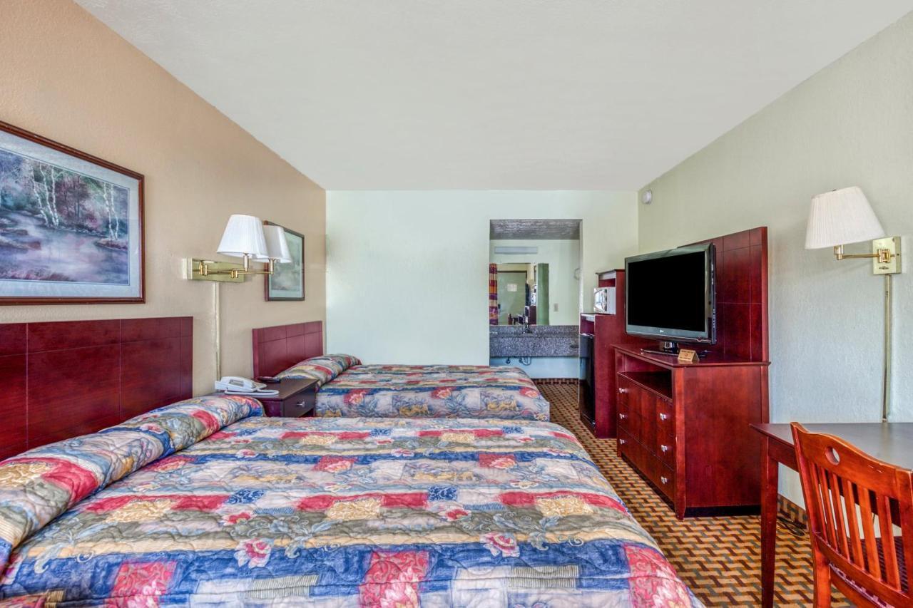 Oyo Hotel Decatur I-20 East & Wesley Club Dr Bagian luar foto