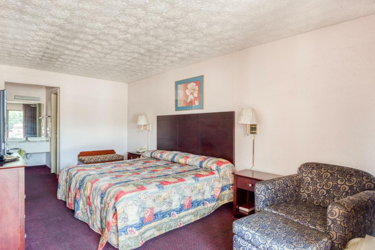 Oyo Hotel Decatur I-20 East & Wesley Club Dr Bagian luar foto