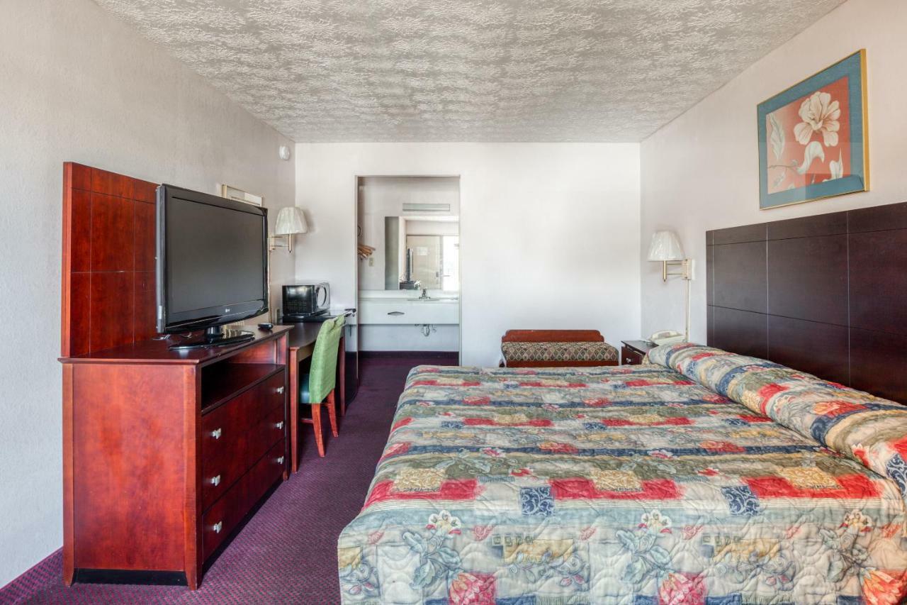 Oyo Hotel Decatur I-20 East & Wesley Club Dr Bagian luar foto